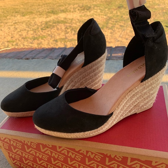 Old Navy lace up wedges - Picture 3 of 5